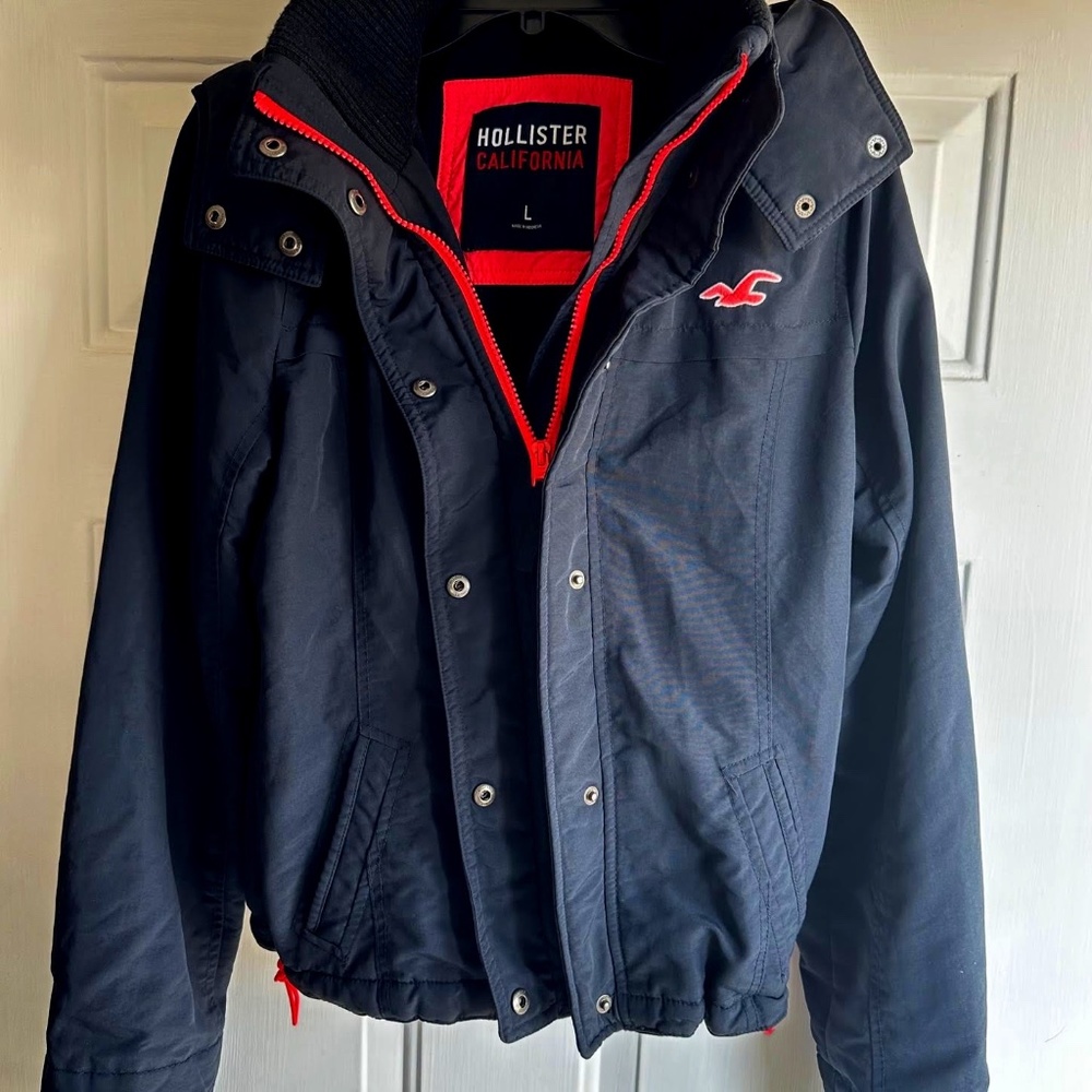 Hollister California all weather HoodedJacket with PINK Zipper and Draw String.